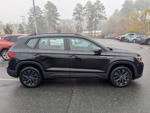 2024 Volkswagen Taos S photo 2