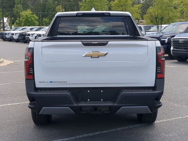 2025 Chevrolet Silverado EV LT - Photo 9