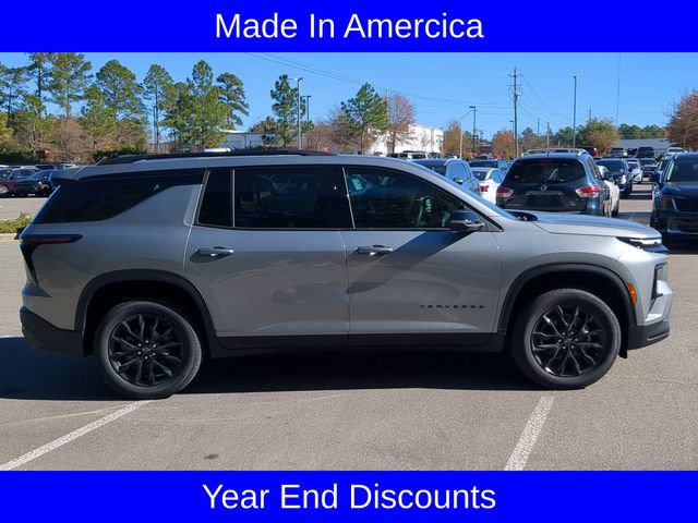 2026 Chevrolet Traverse photo 2