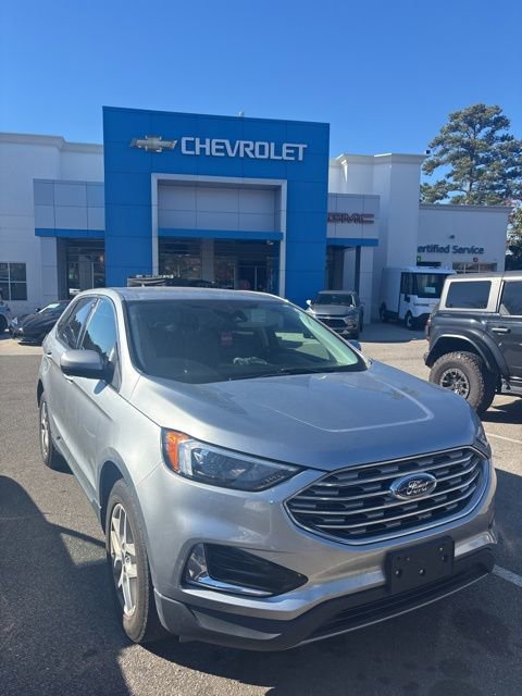 2022 Ford Edge SEL photo 2