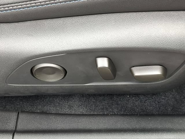 2025 Chevrolet Equinox EV LT - Photo 41