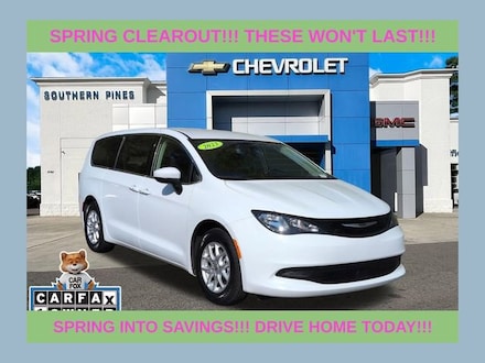 2023 Chrysler Voyager LX Van Passenger Van