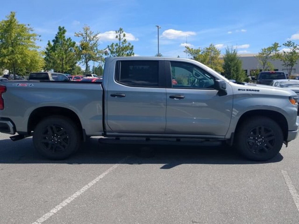 New 2026 Chevrolet Silverado 1500 Custom Truck