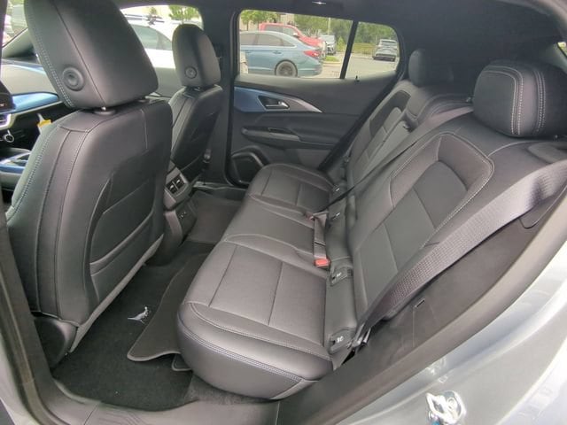 2025 Chevrolet Equinox EV LT - Photo 34