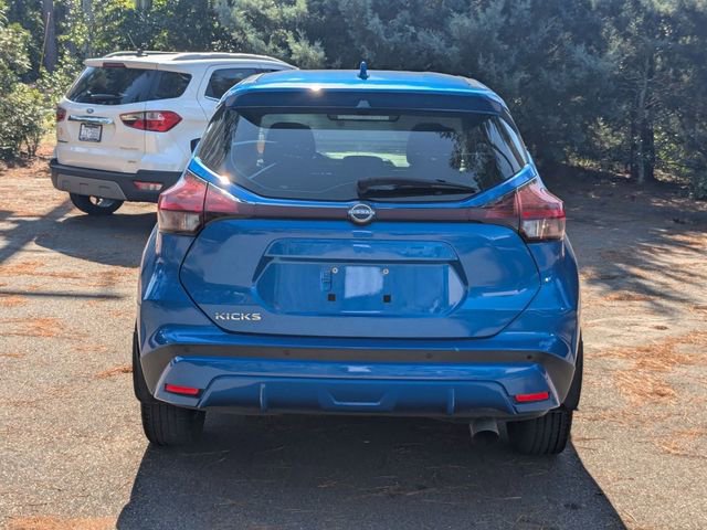 2022 Nissan Kicks S photo 4