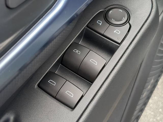 2025 Chevrolet Equinox EV LT - Photo 17