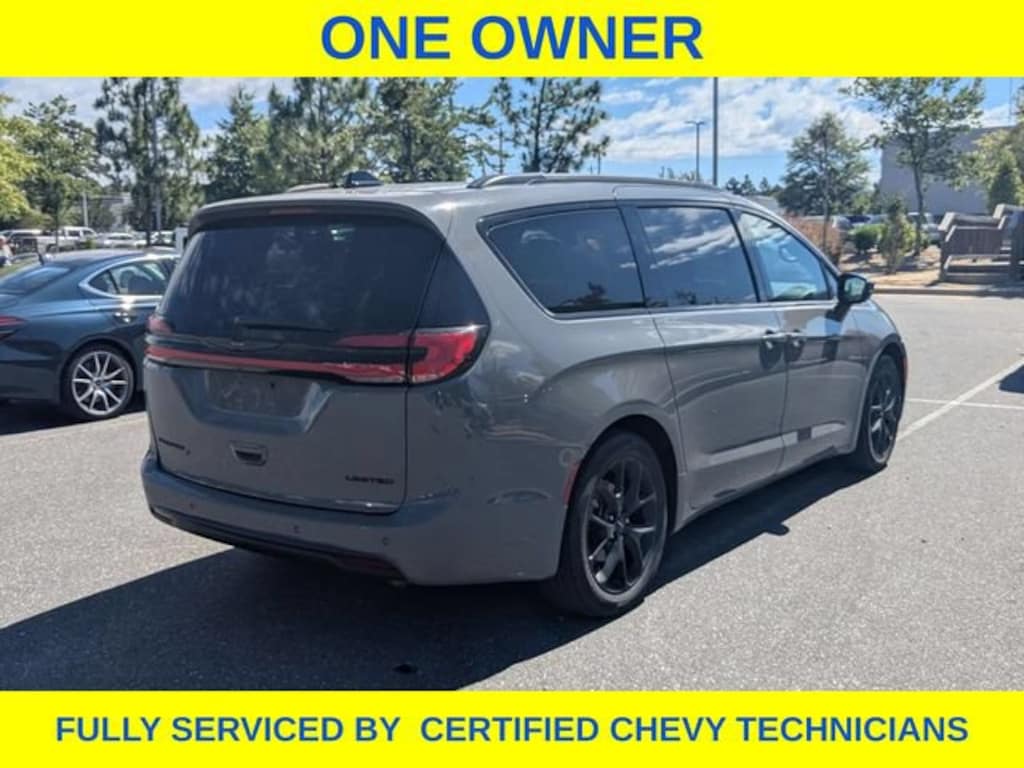 Used 2025 Chrysler Pacifica Limited Van Passenger Van