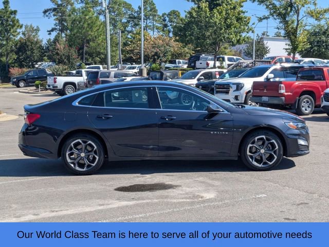 2023 Chevrolet Malibu 1LT photo 2
