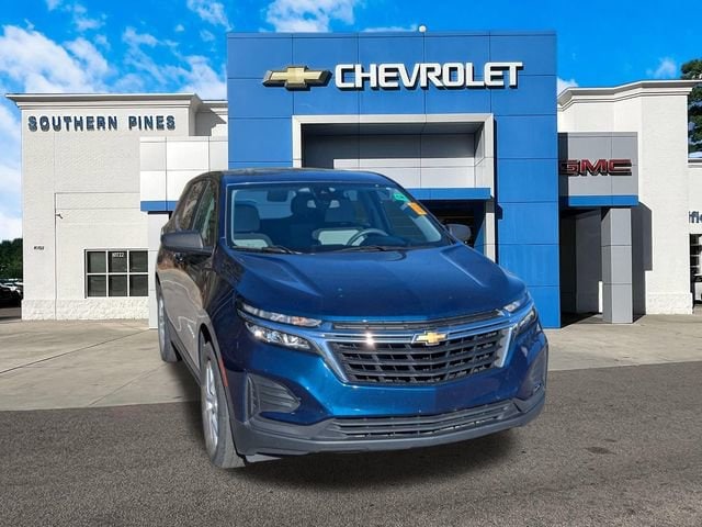 2022 Chevrolet Equinox LS's photo