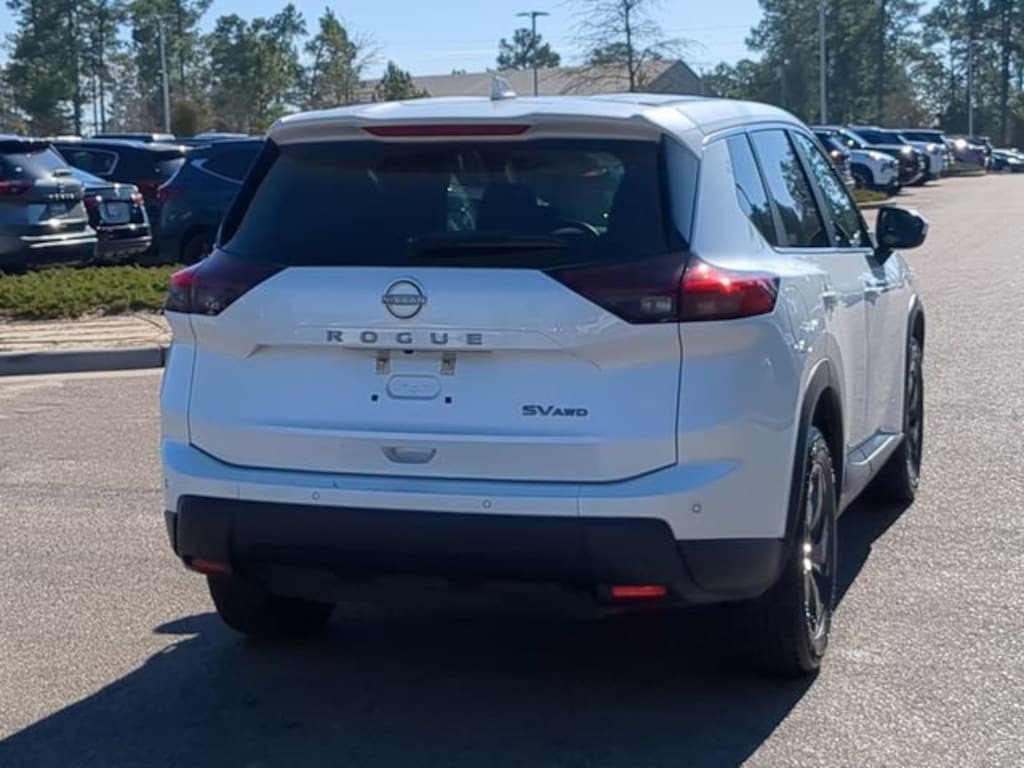 Used 2024 Nissan Rogue SV SUV