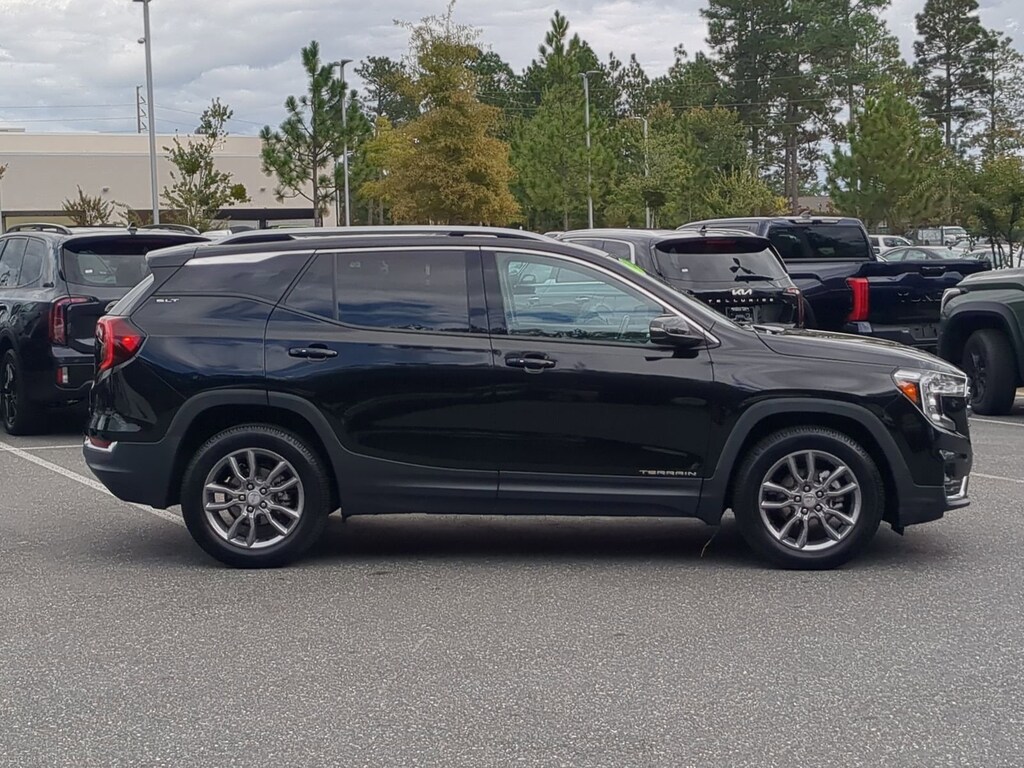 Used 2022 GMC Terrain SLT SUV