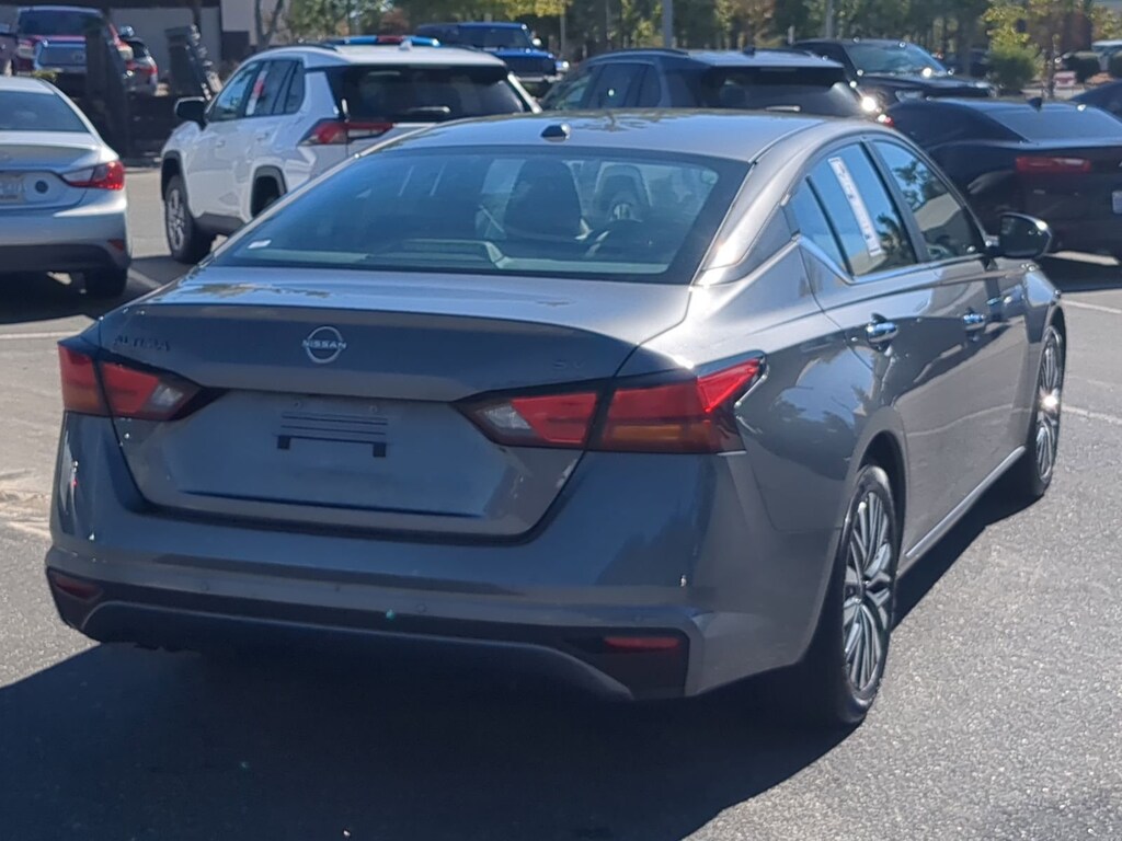 Used 2024 Nissan Altima 2.5 SV Sedan