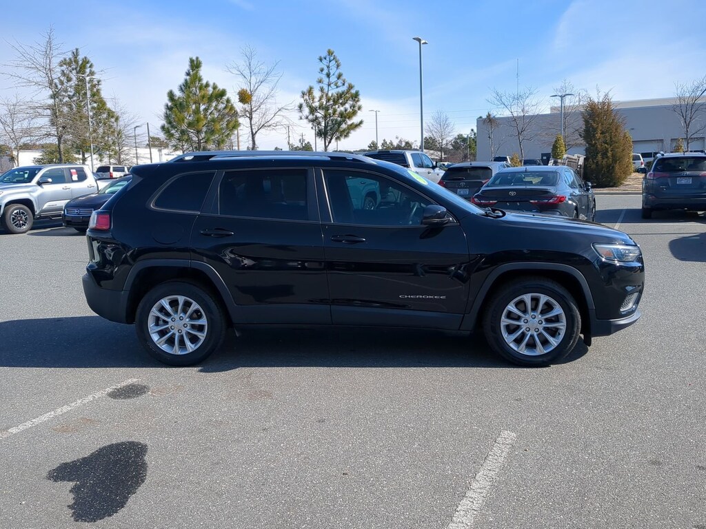 Used 2021 Jeep Cherokee Latitude SUV