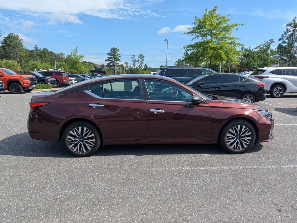 Used 2025 Nissan Altima SV Sedan