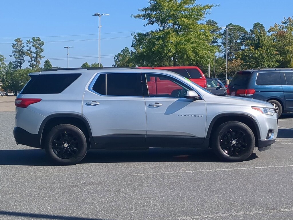 Used 2020 Chevrolet Traverse LT Leather SUV