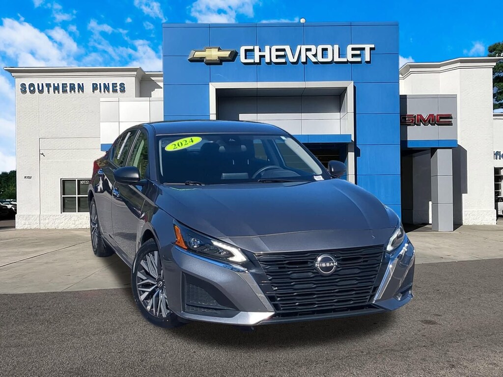 Used 2024 Nissan Altima 2.5 SV Sedan