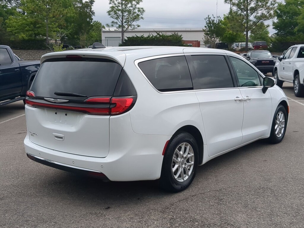 Used 2023 Chrysler Pacifica Touring L Van Passenger Van