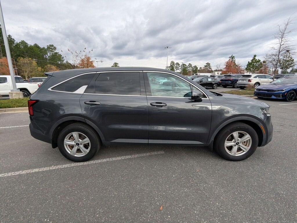 Used 2023 Kia Sorento LX SUV