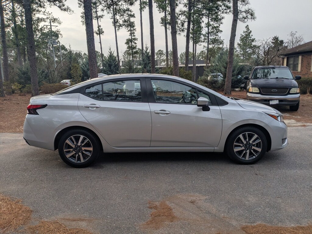 Used 2023 Nissan Versa 1.6 SV Sedan