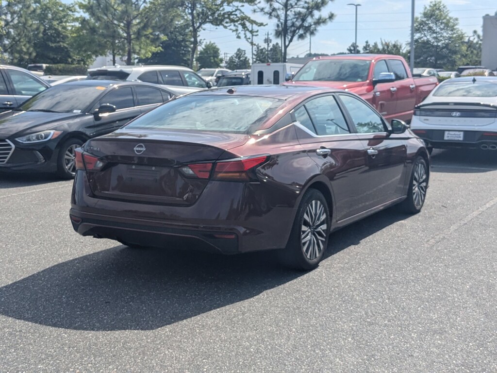 Used 2025 Nissan Altima SV Sedan
