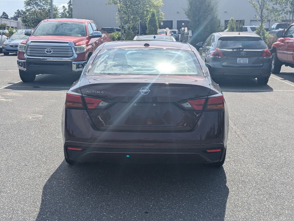Used 2025 Nissan Altima SV Sedan