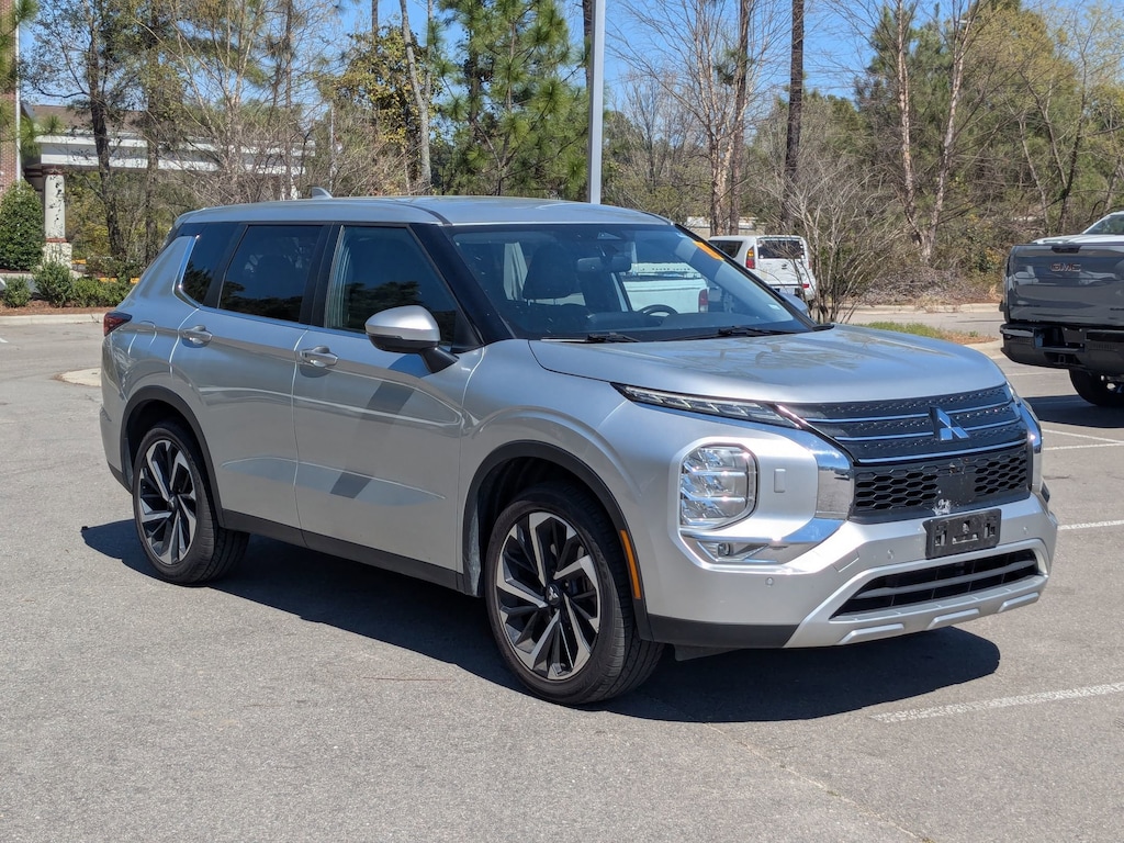 Used 2024 Mitsubishi Outlander SE SUV