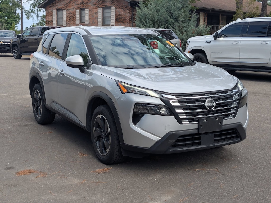 Used 2024 Nissan Rogue SV SUV