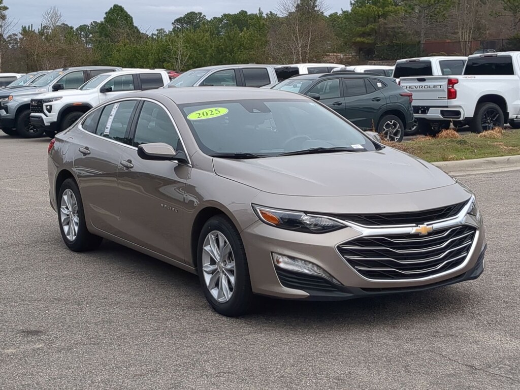 Used 2025 Chevrolet Malibu 1LT Sedan