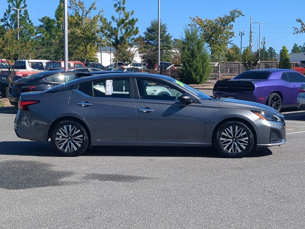 Used 2024 Nissan Altima 2.5 SV Sedan