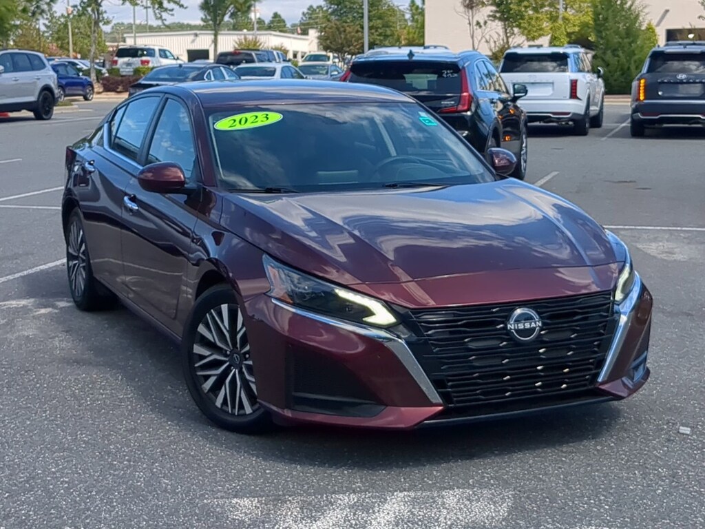 Used 2023 Nissan Altima 2.5 SV Sedan