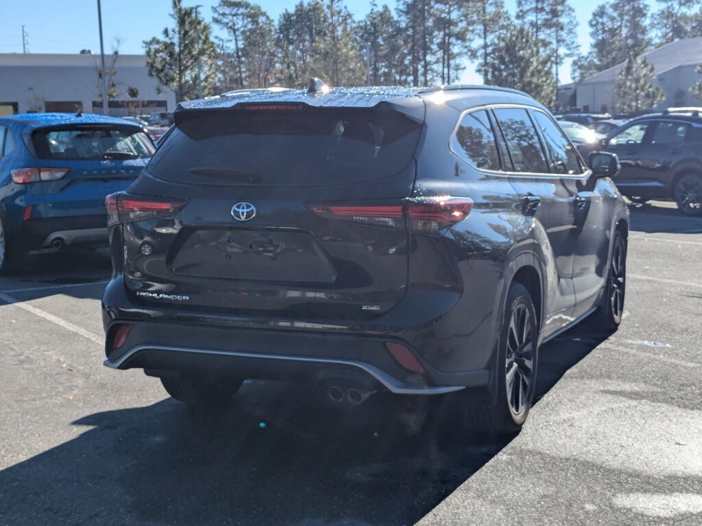 Used 2024 Toyota Highlander LE SUV