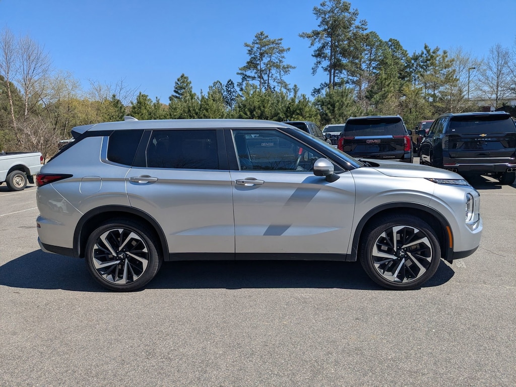 Used 2024 Mitsubishi Outlander SE SUV
