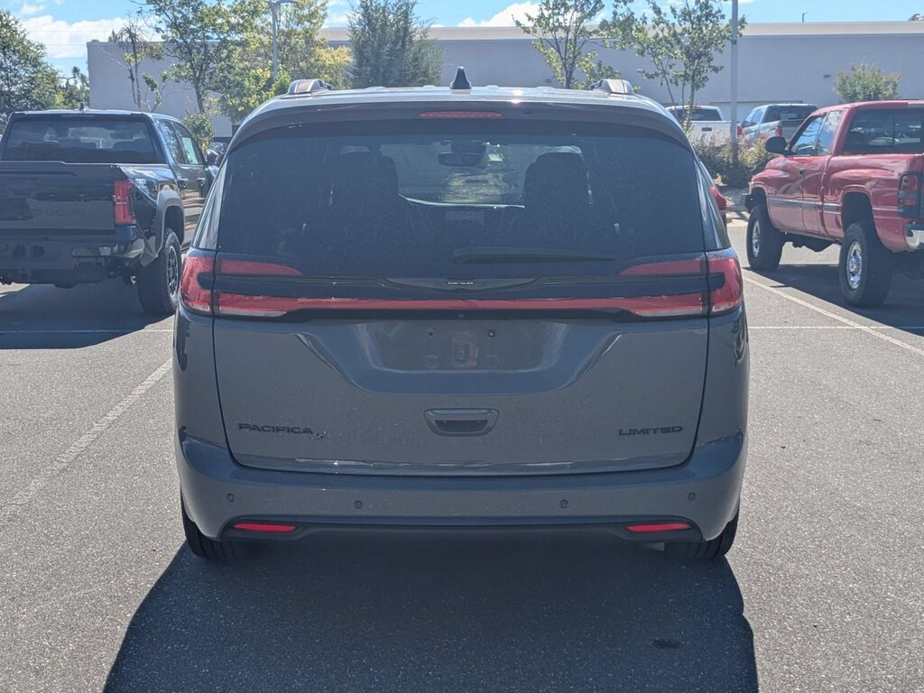 Used 2025 Chrysler Pacifica Limited Van Passenger Van