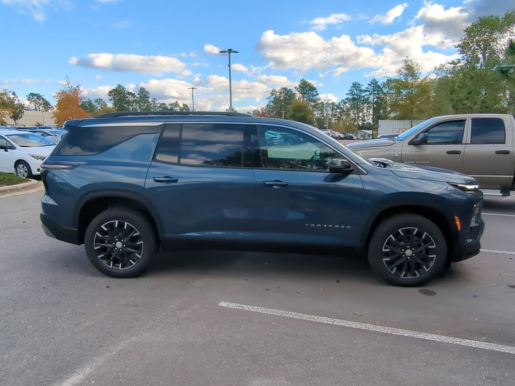 New 2026 Chevrolet Traverse LT SUV