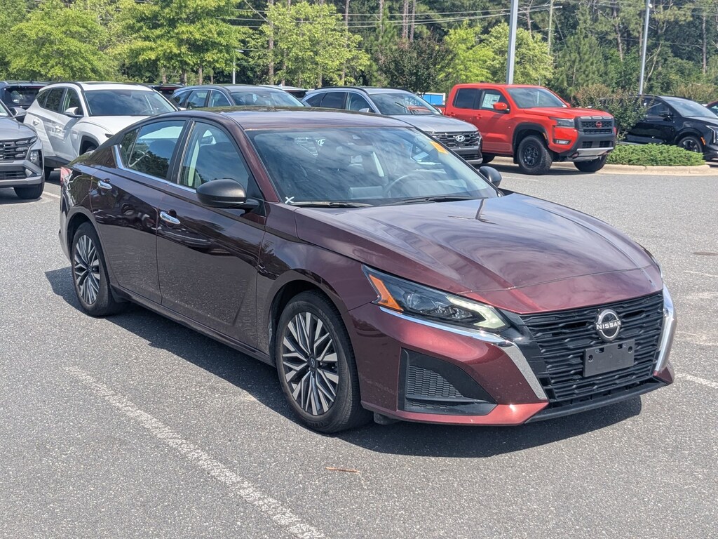 Used 2025 Nissan Altima SV Sedan