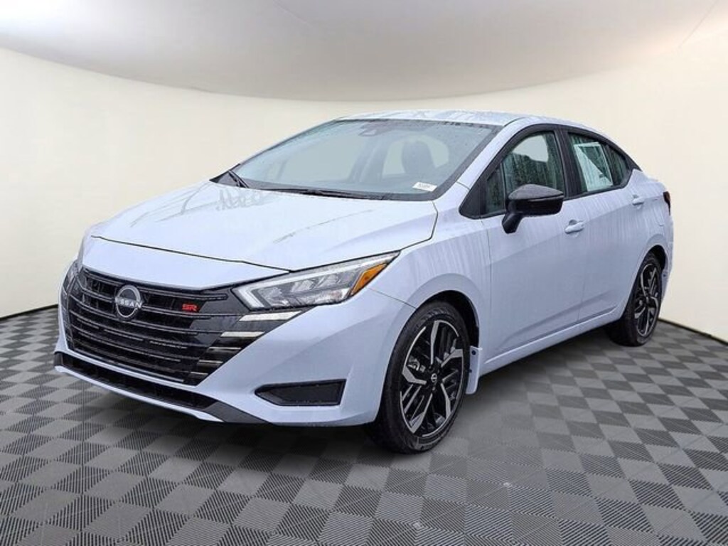 New 2025 Nissan Versa 1.6 SR Sedan