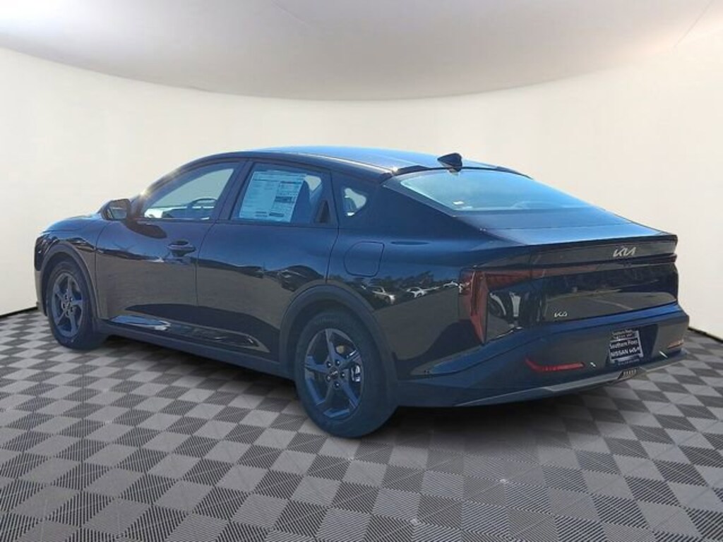 New 2025 Kia K4 LXS Sedan