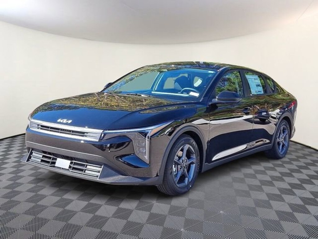 New 2025 Kia K4 LXS Sedan