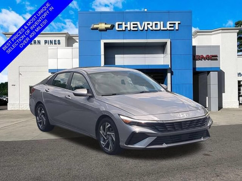 Used 2025 Hyundai Elantra SEL Convenience Sedan