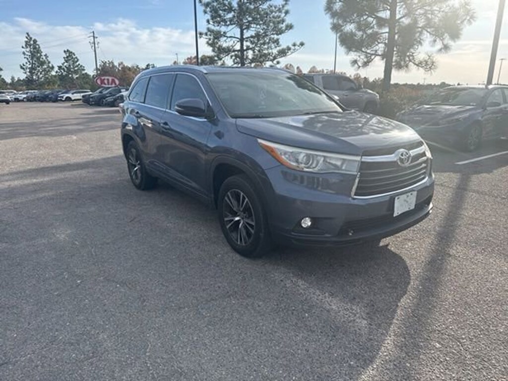 Used 2016 Toyota Highlander XLE V6 SUV