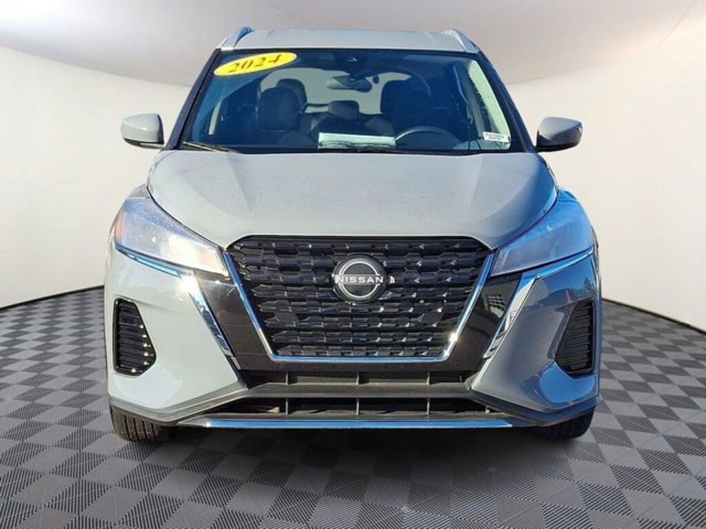 Used 2024 Nissan Kicks SV SUV