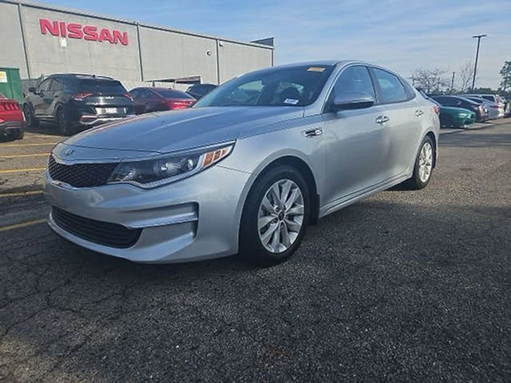 Used 2018 Kia Optima LX Sedan