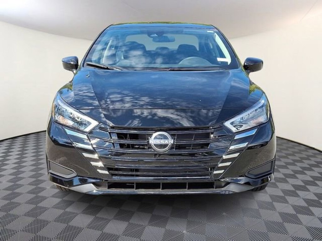 New 2025 Nissan Versa 1.6 SV Sedan