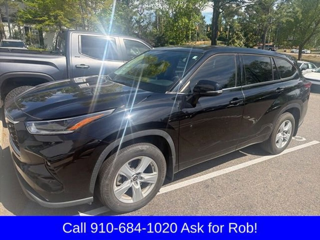 Used 2021 Toyota Highlander LE SUV