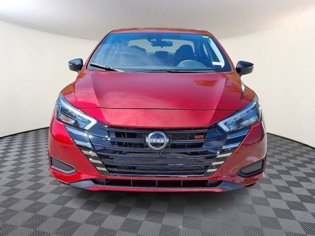 New 2025 Nissan Versa 1.6 SR Sedan