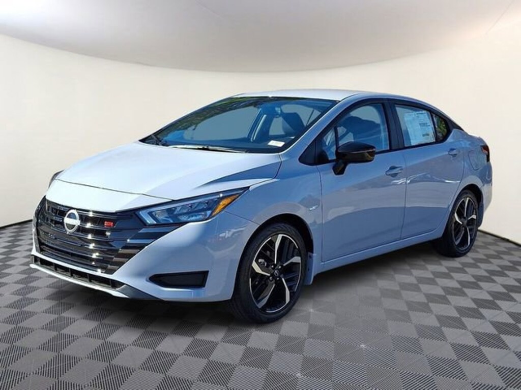 New 2025 Nissan Versa 1.6 SR Sedan