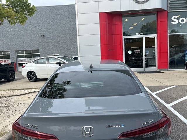 2025 Honda Civic Sport photo 3