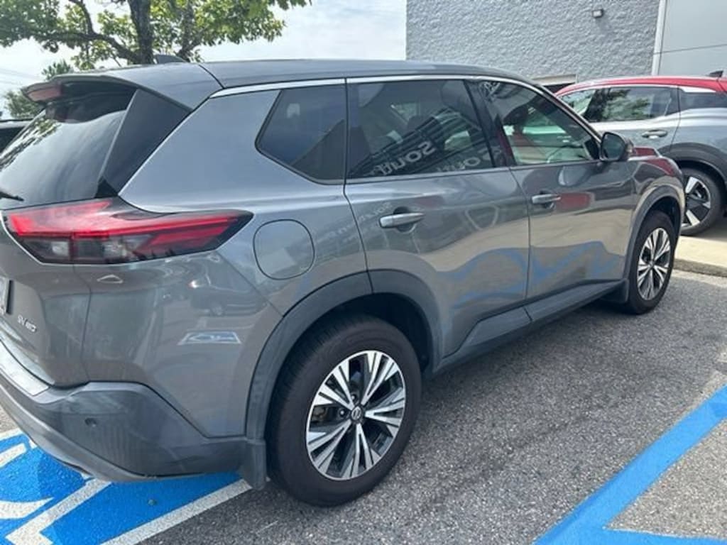 Used 2021 Nissan Rogue SV SUV