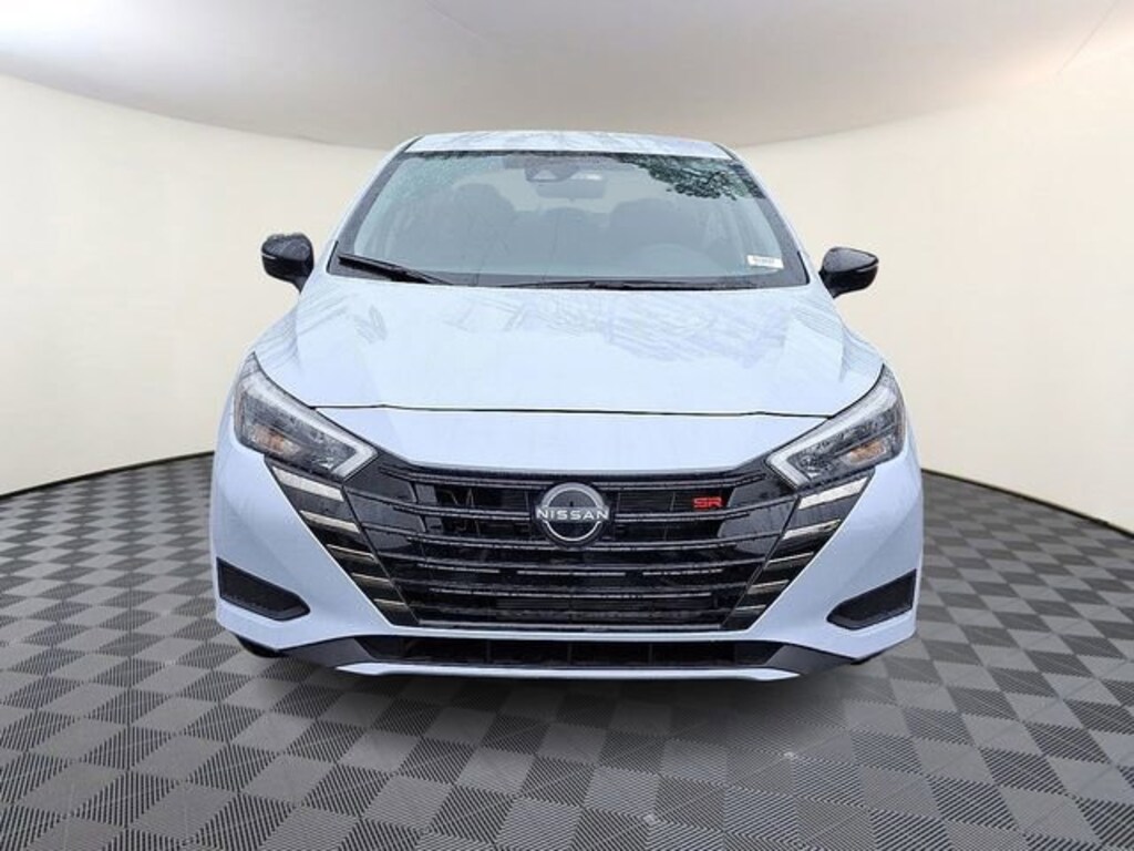 New 2025 Nissan Versa 1.6 SR Sedan