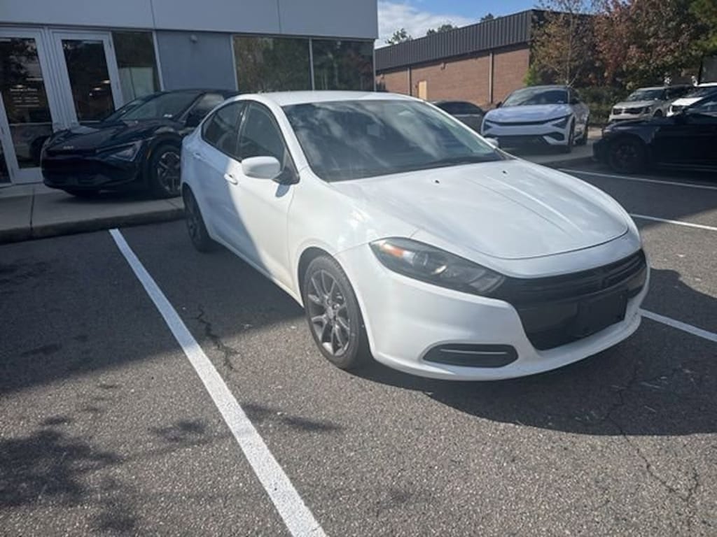 Used 2015 Dodge Dart SE Sedan